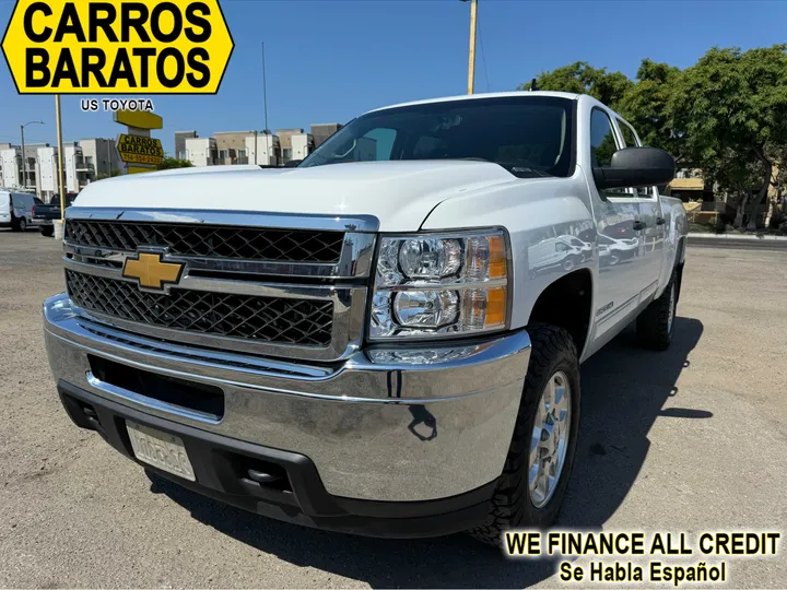 WHITE, 2012 CHEVROLET SILVERADO 2500 HD CREW CAB Image 1