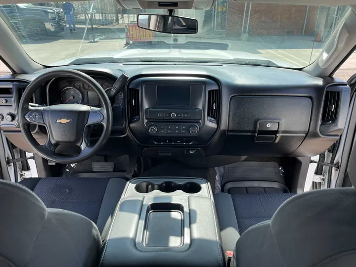 WHITE, 2018 CHEVROLET SILVERADO 1500 CREW CAB Image 19