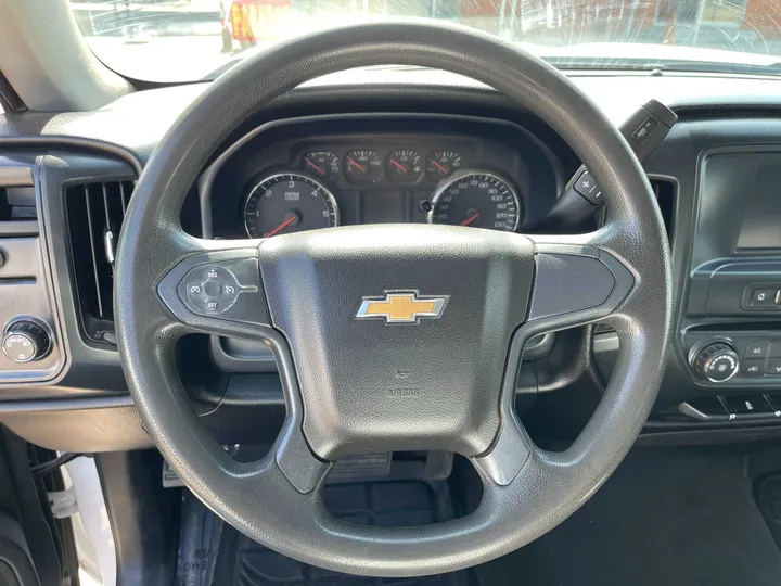 WHITE, 2018 CHEVROLET SILVERADO 1500 CREW CAB Image 23