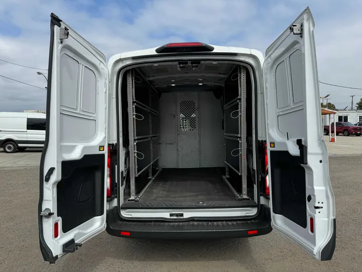 WHITE, 2018 FORD TRANSIT 250 VAN Image 10