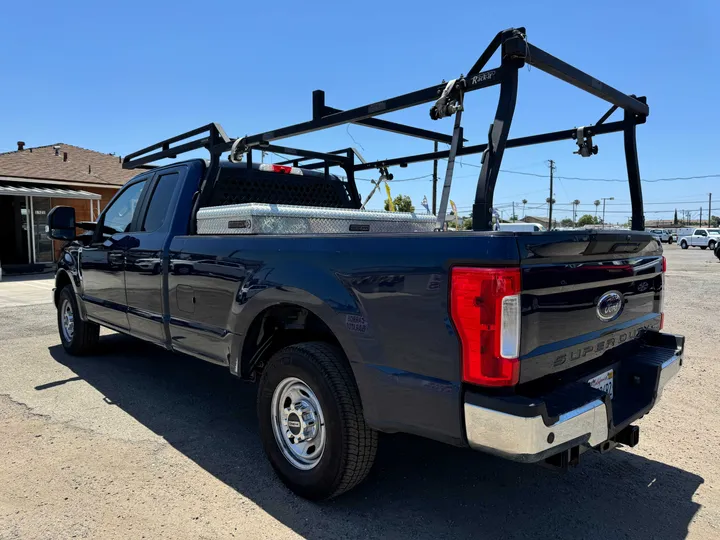 BLUE, 2019 FORD F250 SUPER DUTY SUPER CAB Image 4