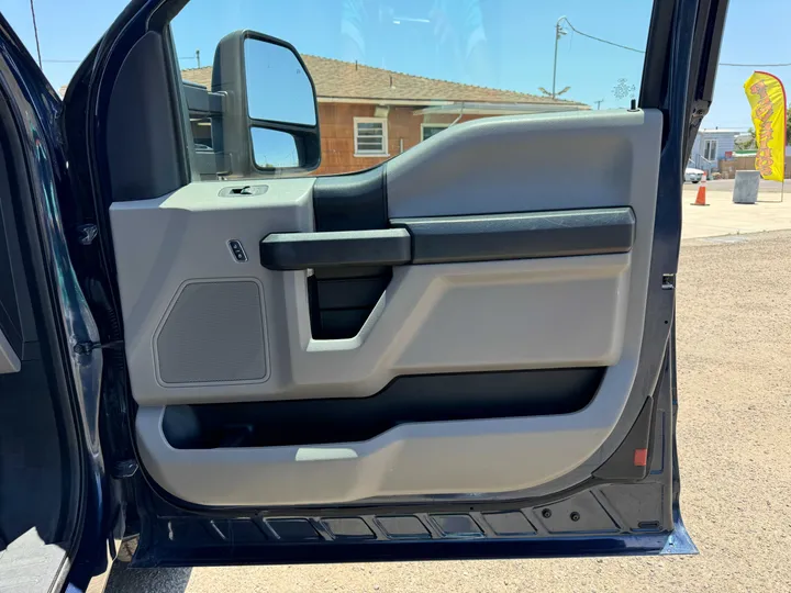 BLUE, 2019 FORD F250 SUPER DUTY SUPER CAB Image 17