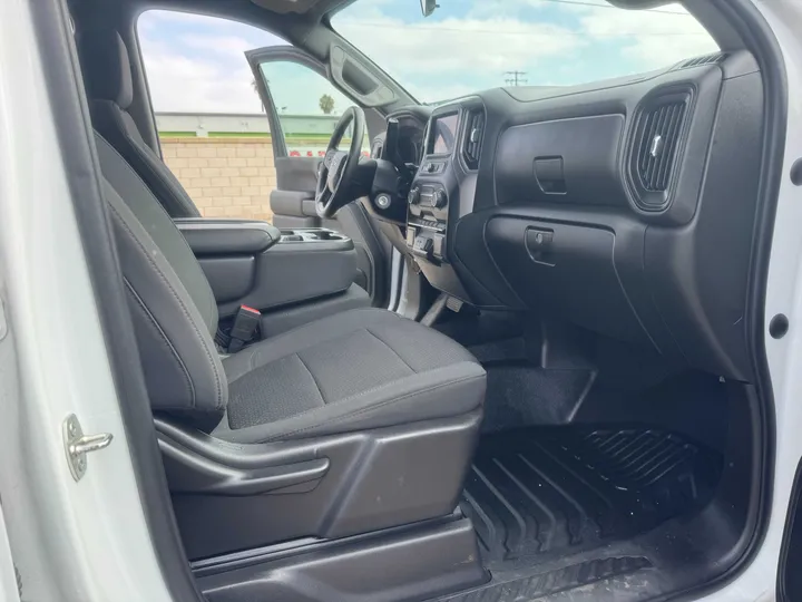 BLACK, 2022 CHEVROLET SILVERADO 2500 HD CREW CAB Image 16