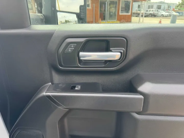 BLACK, 2022 CHEVROLET SILVERADO 2500 HD CREW CAB Image 18