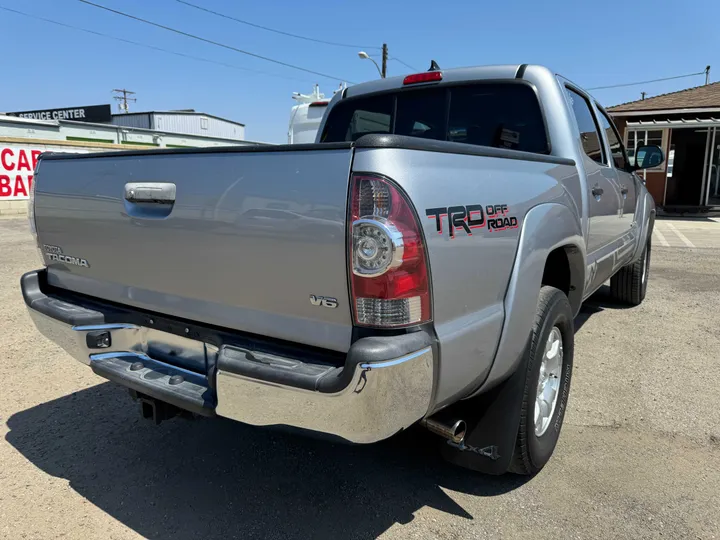 GRAY, 2015 TOYOTA TACOMA DOUBLE CAB Image 6