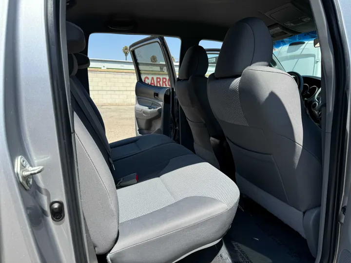 GRAY, 2015 TOYOTA TACOMA DOUBLE CAB Image 12