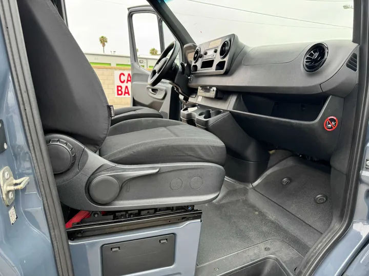 BLUE, 2019 MERCEDES-BENZ SPRINTER 2500 CREW Image 15