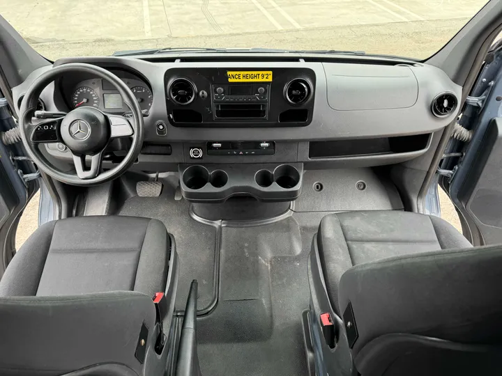 BLUE, 2019 MERCEDES-BENZ SPRINTER 2500 CREW Image 19