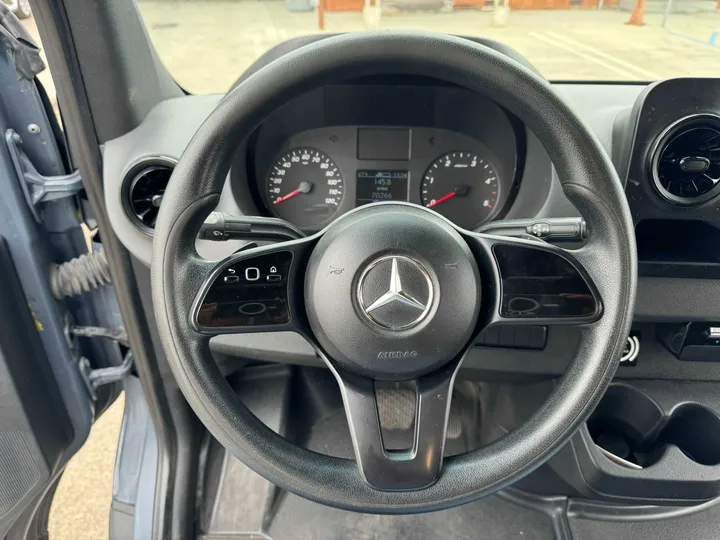 BLUE, 2019 MERCEDES-BENZ SPRINTER 2500 CREW Image 22