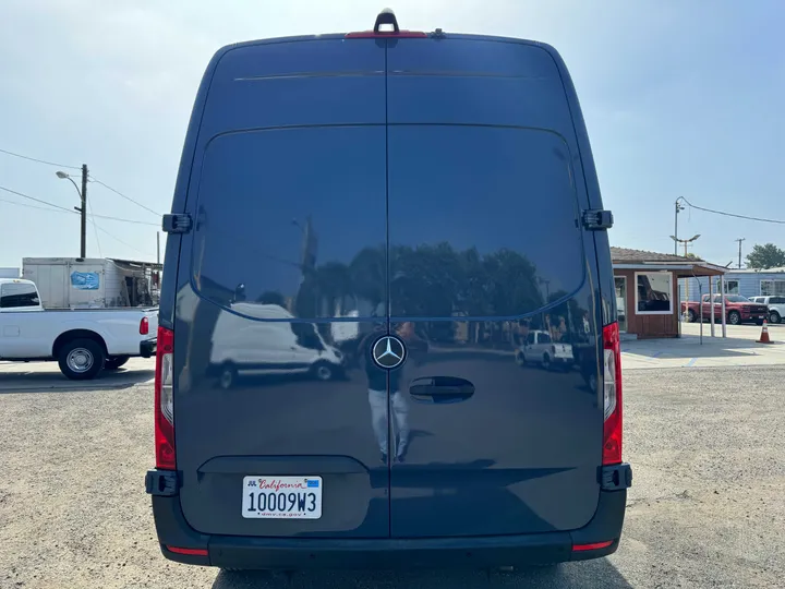 BLUE, 2019 MERCEDES-BENZ SPRINTER 2500 CREW Image 5