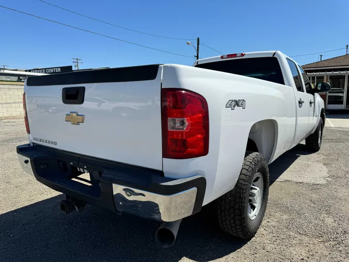 WHITE, 2008 CHEVROLET SILVERADO 3500 HD CREW CAB Image 7