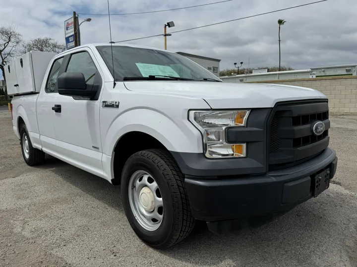 WHITE, 2016 FORD F150 SUPER CAB Image 3