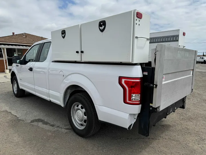 WHITE, 2016 FORD F150 SUPER CAB Image 4