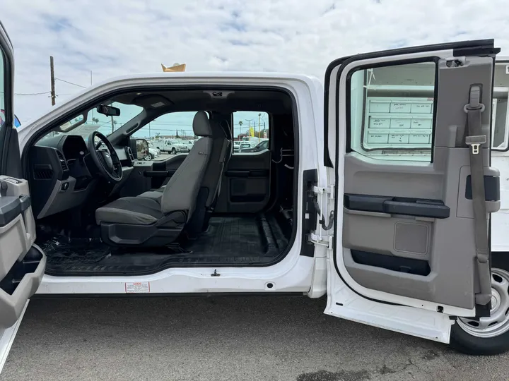 WHITE, 2016 FORD F150 SUPER CAB Image 10