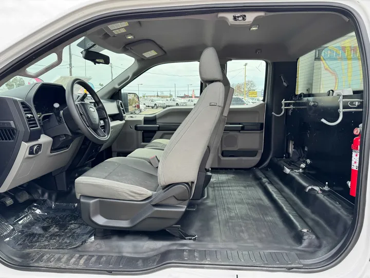 WHITE, 2016 FORD F150 SUPER CAB Image 11