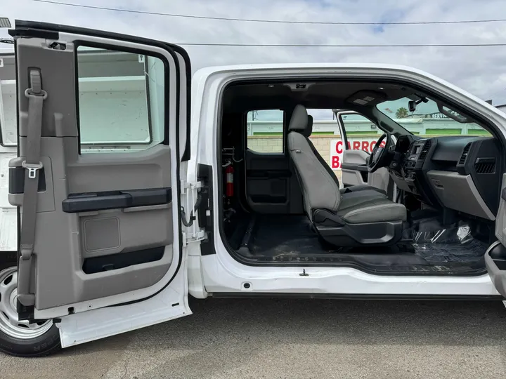 WHITE, 2016 FORD F150 SUPER CAB Image 18