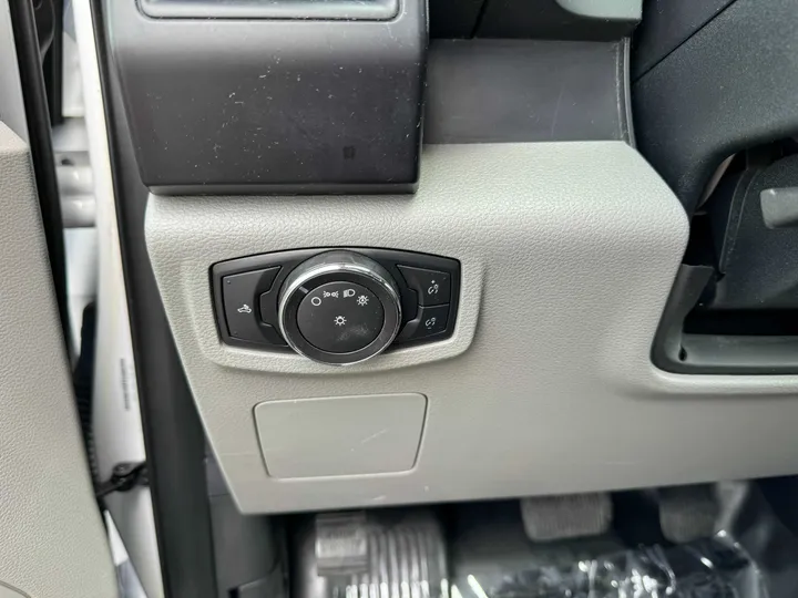 WHITE, 2016 FORD F150 SUPER CAB Image 26