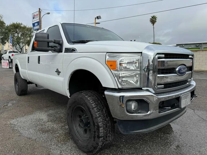 WHITE, 2016 FORD F350 SUPER DUTY CREW CAB Image 3