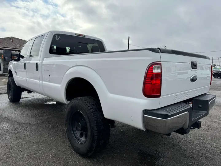 WHITE, 2016 FORD F350 SUPER DUTY CREW CAB Image 4