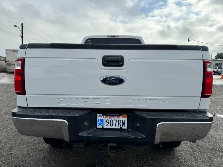 WHITE, 2016 FORD F350 SUPER DUTY CREW CAB Image 5