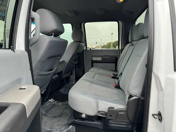 WHITE, 2016 FORD F350 SUPER DUTY CREW CAB Image 11