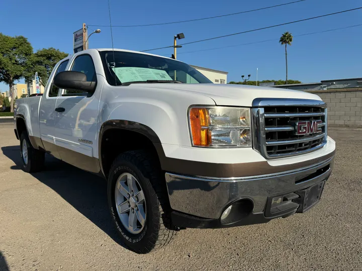 WHITE, 2012 GMC SIERRA 1500 EXTENDED CAB Image 3