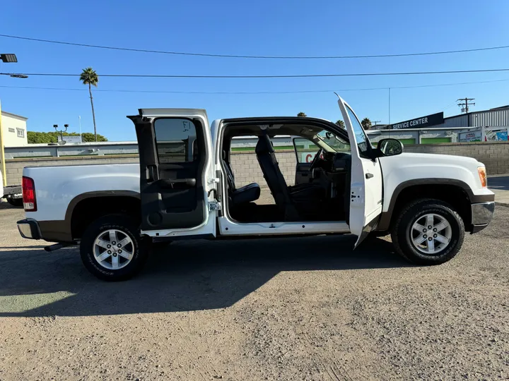 WHITE, 2012 GMC SIERRA 1500 EXTENDED CAB Image 18