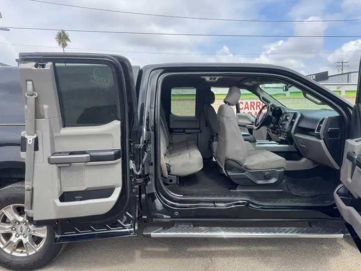 BLACK, 2017 FORD F150 SUPER CAB Image 17