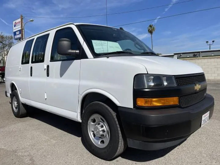 WHITE, 2019 CHEVROLET EXPRESS 2500 CARGO Image 3