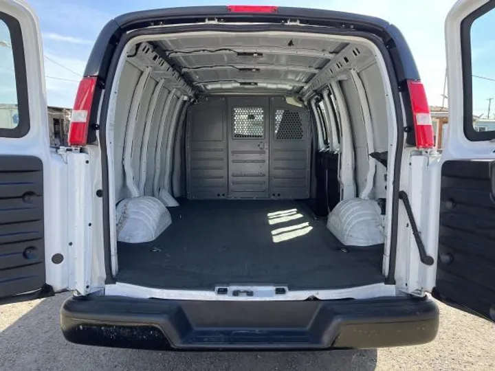 WHITE, 2019 CHEVROLET EXPRESS 2500 CARGO Image 11