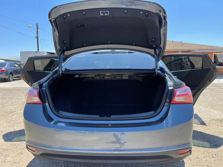 GRAY/BLACK, 2019 CHEVROLET MALIBU Image 13