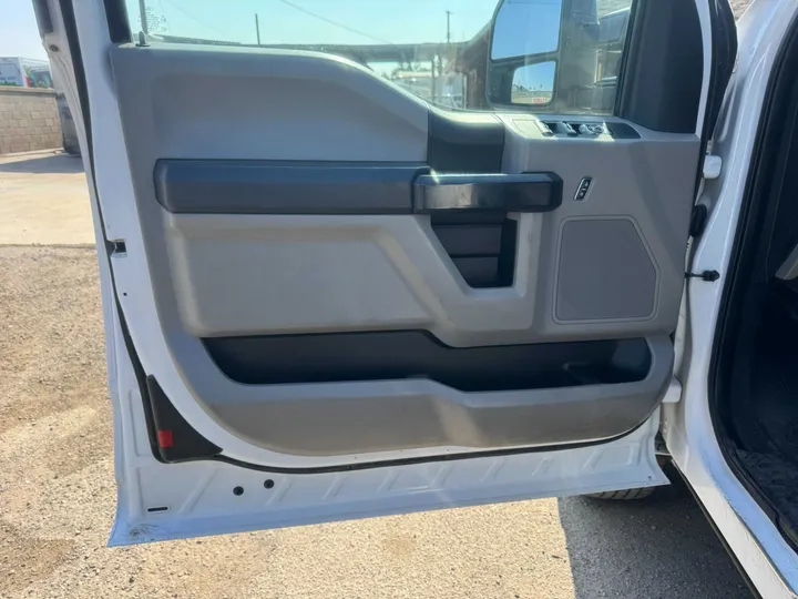 BLACK, 2018 FORD F350 DIESEL SUPER DUTY SUPER CAB Image 10