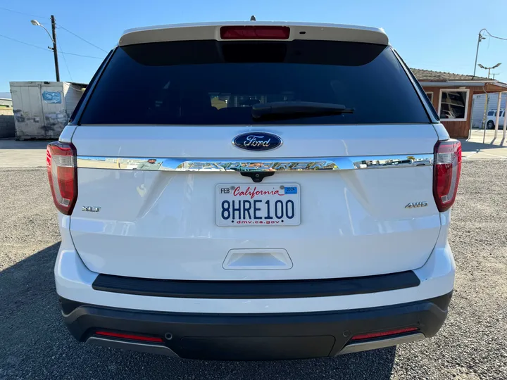 WHITE, 2019 FORD EXPLORER Image 5