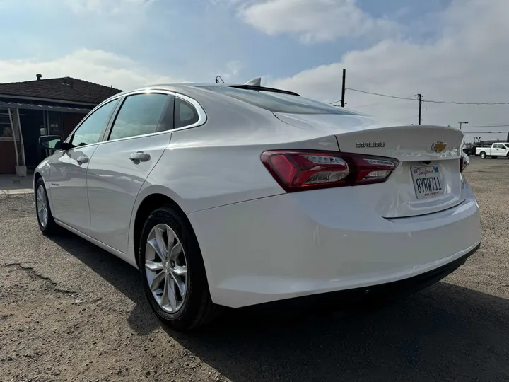 WHITE, 2019 CHEVROLET MALIBU Image 4