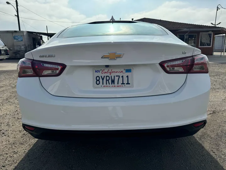 WHITE, 2019 CHEVROLET MALIBU Image 5