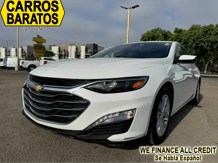 WHITE, 2019 CHEVROLET MALIBU Image 1