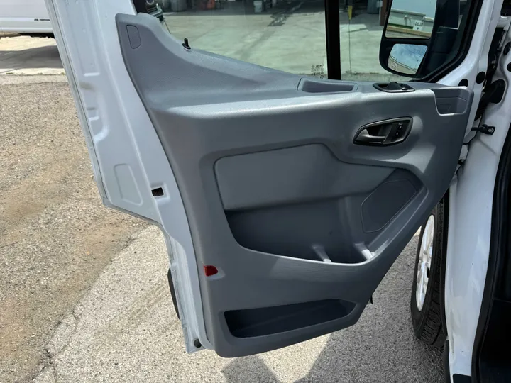 WHITE, 2017 FORD TRANSIT 250 VAN Image 8