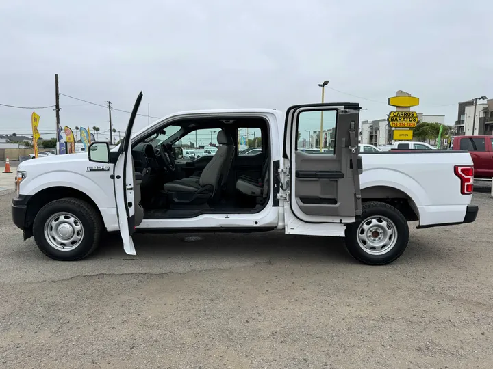 WHITE, 2020 FORD F150 SUPER CAB Image 11