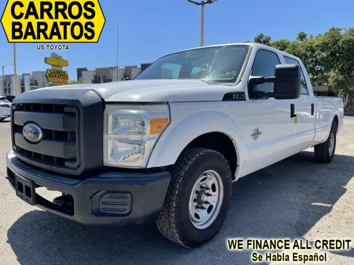 WHITE, 2012 FORD F250 SUPER DUTY CREW CAB Image 1