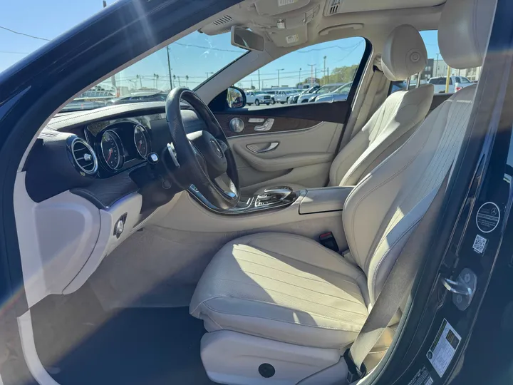 BLUE, 2017 MERCEDES-BENZ E-CLASS Image 9