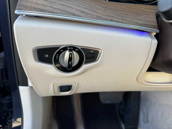 BLUE, 2017 MERCEDES-BENZ E-CLASS Image 30