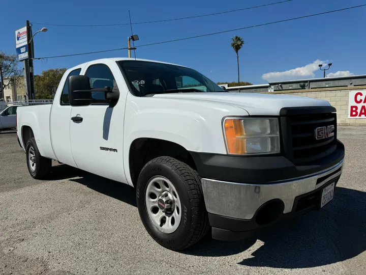 WHITE, 2013 GMC SIERRA 1500 EXTENDED CAB Image 3