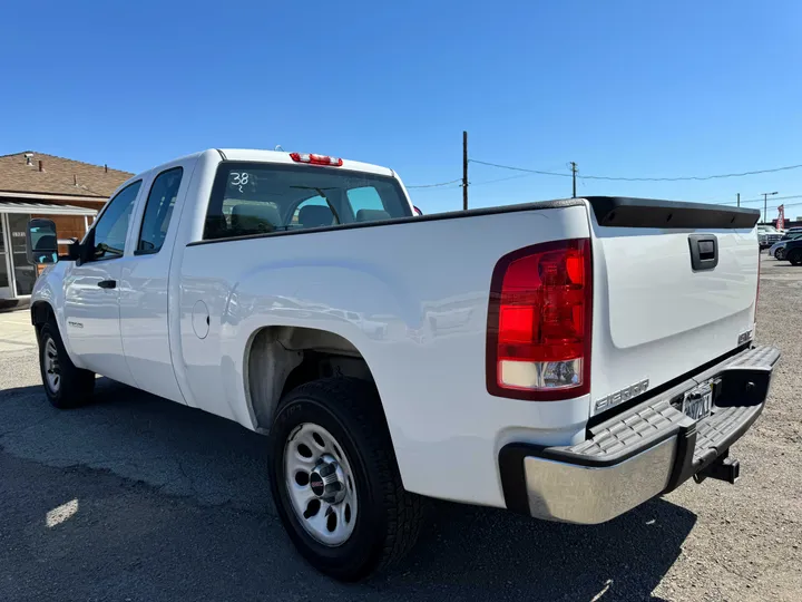 WHITE, 2013 GMC SIERRA 1500 EXTENDED CAB Image 4