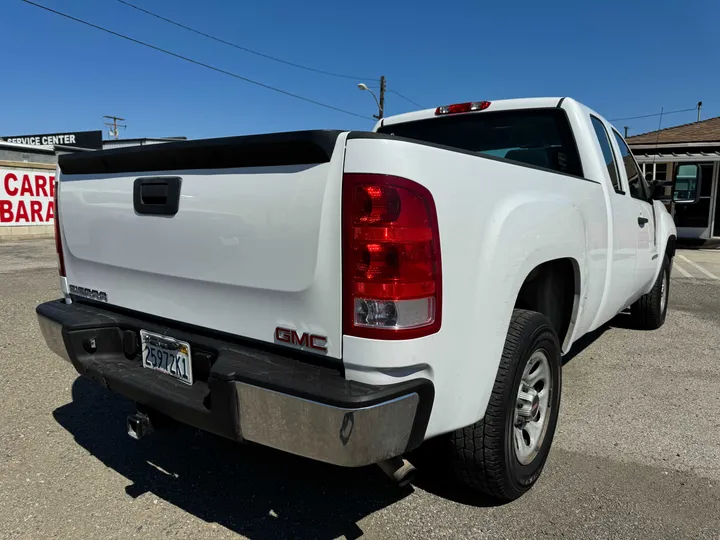 WHITE, 2013 GMC SIERRA 1500 EXTENDED CAB Image 6