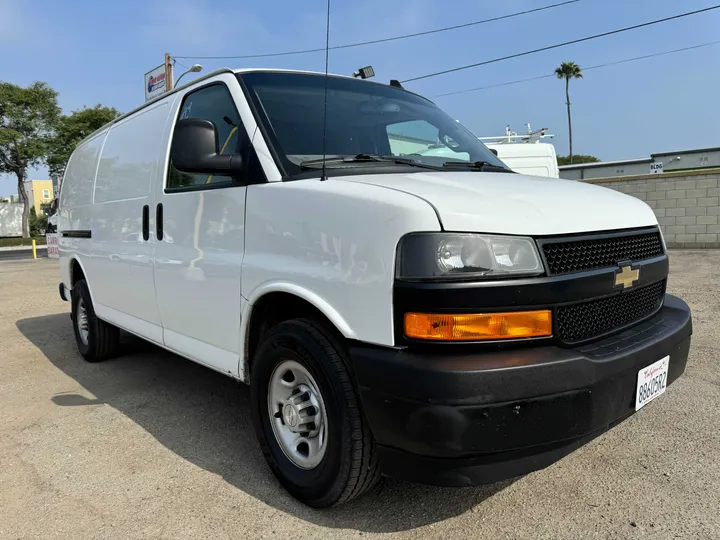 WHITE, 2019 CHEVROLET EXPRESS 2500 CARGO Image 3