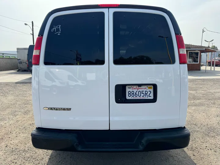 WHITE, 2019 CHEVROLET EXPRESS 2500 CARGO Image 5