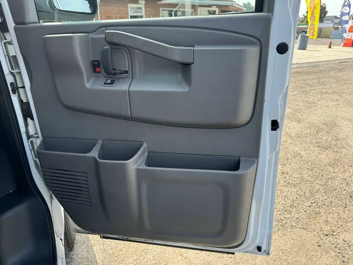 WHITE, 2019 CHEVROLET EXPRESS 2500 CARGO Image 14