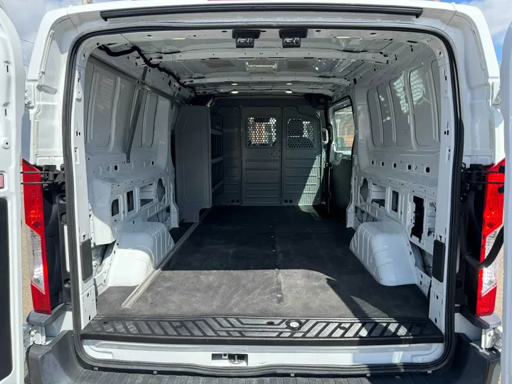 WHITE, 2016 FORD TRANSIT 150 VAN Image 11