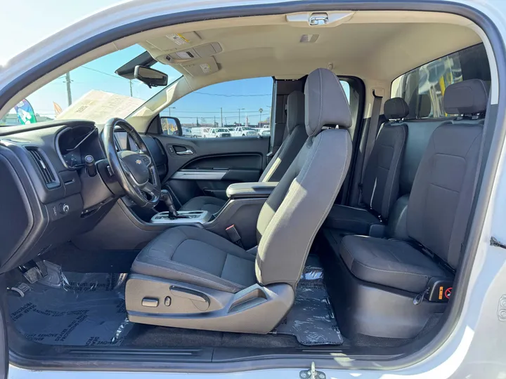 WHITE, 2018 CHEVROLET COLORADO EXTENDED CAB Image 10