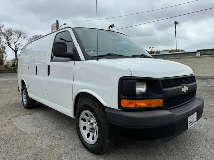 WHITE, 2011 CHEVROLET EXPRESS 1500 CARGO Image 3